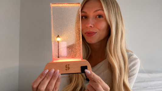 Special Supplies Soft Snowfall Glow Lamp with 3 Color LED Modes, Sensory Night Light with Floating Snow Effect, Acrylic Mood Lamp with Wooden Base for Bedroom Desk Office Relaxation Decor- EU Style